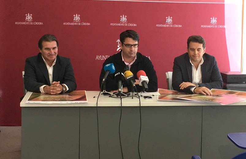 Laureano Roldán, Pedro García y Joaquín Zurita, esta mañana en la rueda de prensa. Foto: Ramón Azañón-